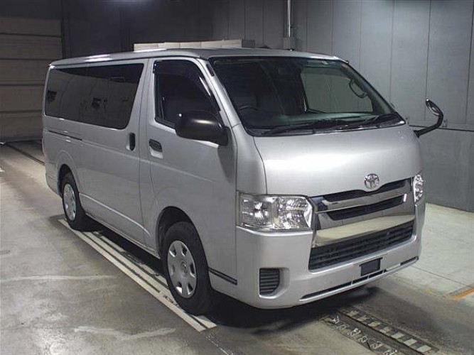 * Продано во Владивостоке! *  TOYOTA HIACE * KDH206-6016519 *