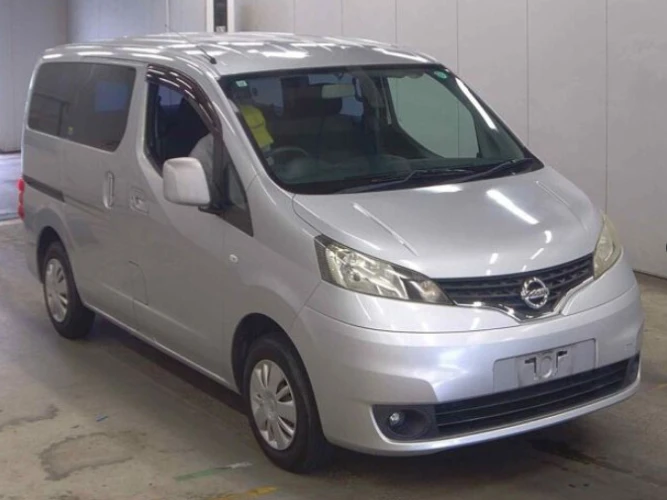 * Во Владивостоке, Таможенное оформление  * NISSAN NV200 VANETTE * M20-011004 *