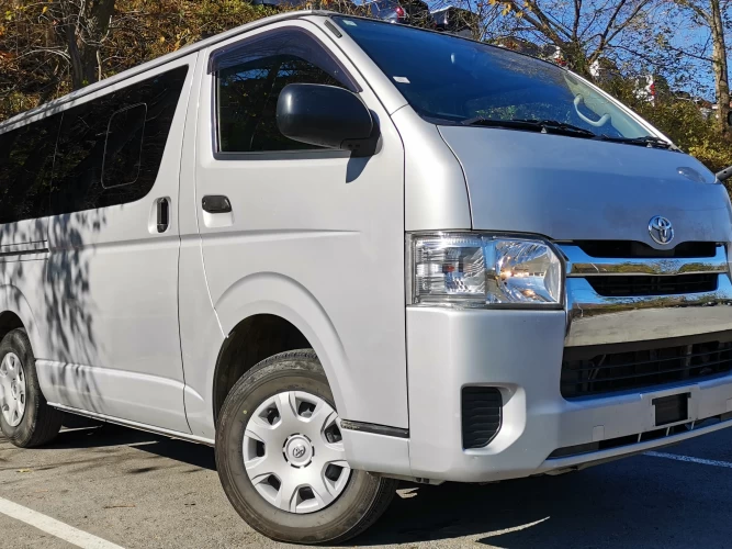 * ПРОДАЁТСЯ ! во Владивостоке ! * БЕЗ ПРОБЕГА ! * TOYOTA	HIACE * KDH206-8124736 *