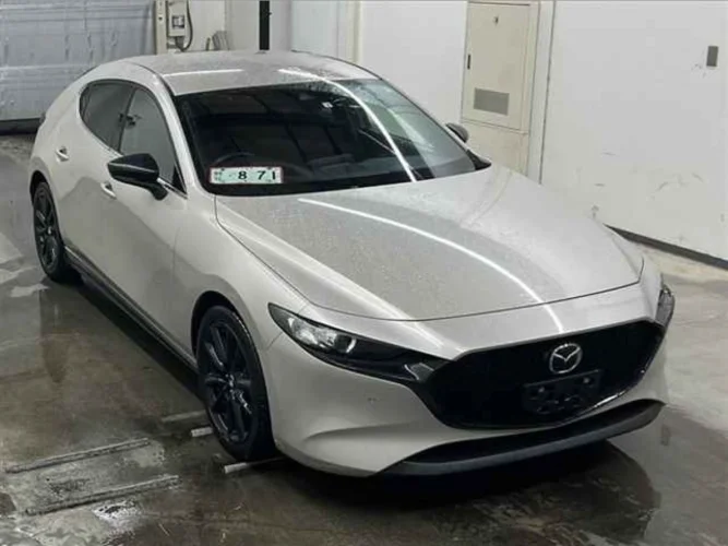*Вручён * MAZDA MAZDA3 *