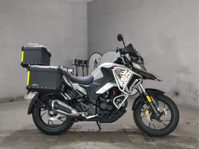 * Забронирован * HONDA CB190X *