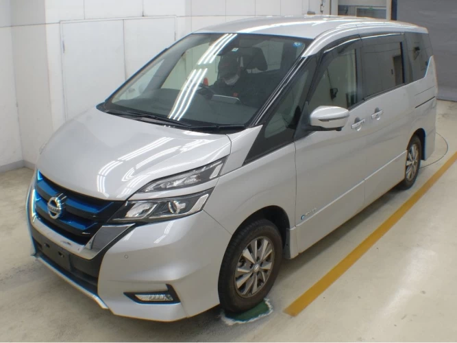 * Продано ! *  Во Владивостоке ! * NISSAN	SERENA *	HFC27-022372 *